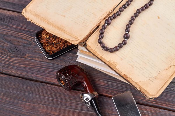 What Are the Must-Have Accessories for a UK Woman's Spring Fashion?